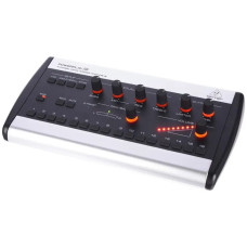 Цифровой микшерный пульт Behringer Powerplay P16-M