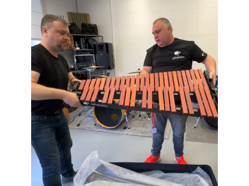 ???? VIDEO: What’s Inside? Unboxing the brand-new Alfabeto Orchestra X44 Xylophone!