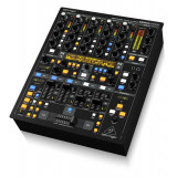 Мікшерний пульт для DJ Behringer DDM4000